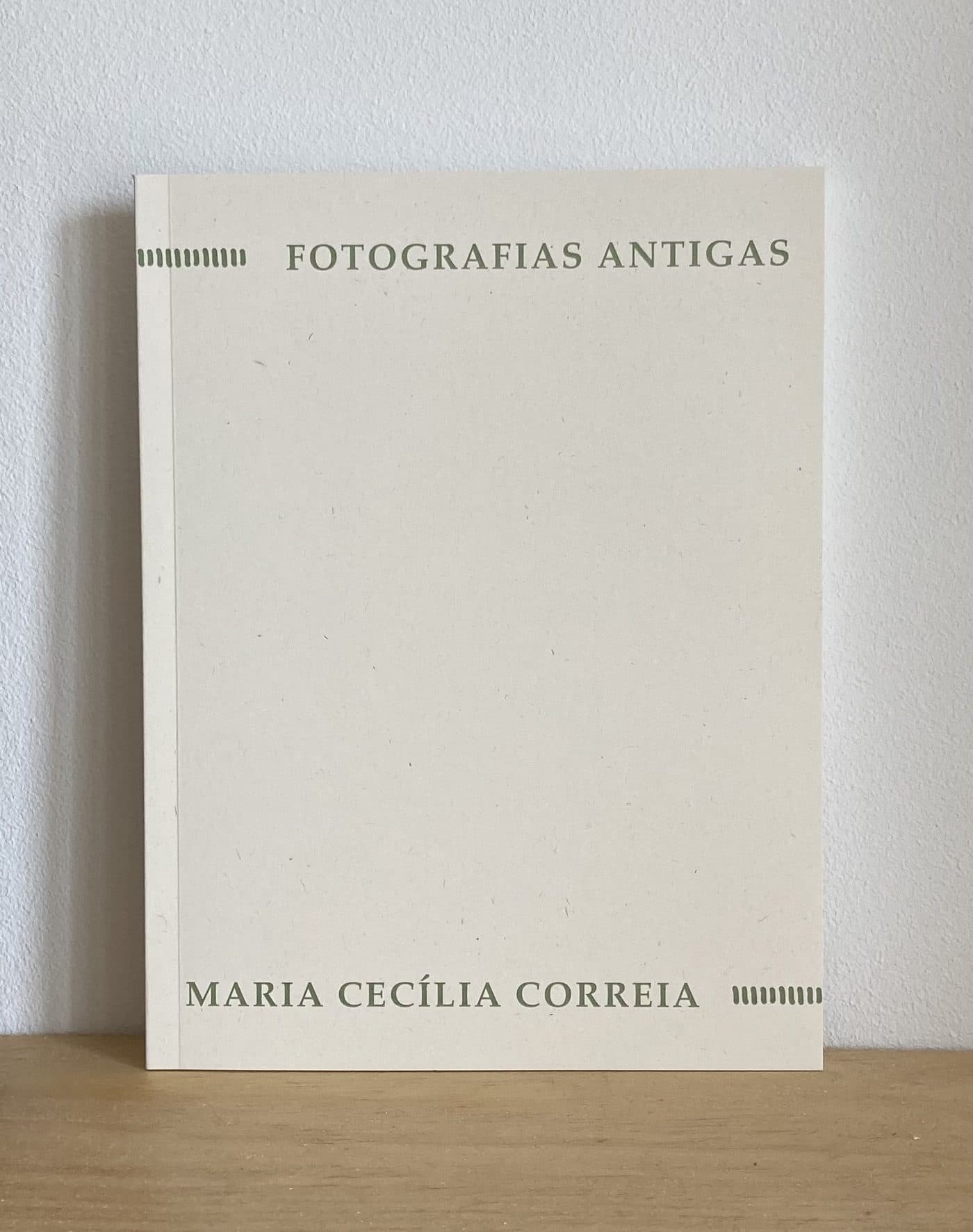 Novidade: Livro de fotografias antigas de Maria Cecília Correia