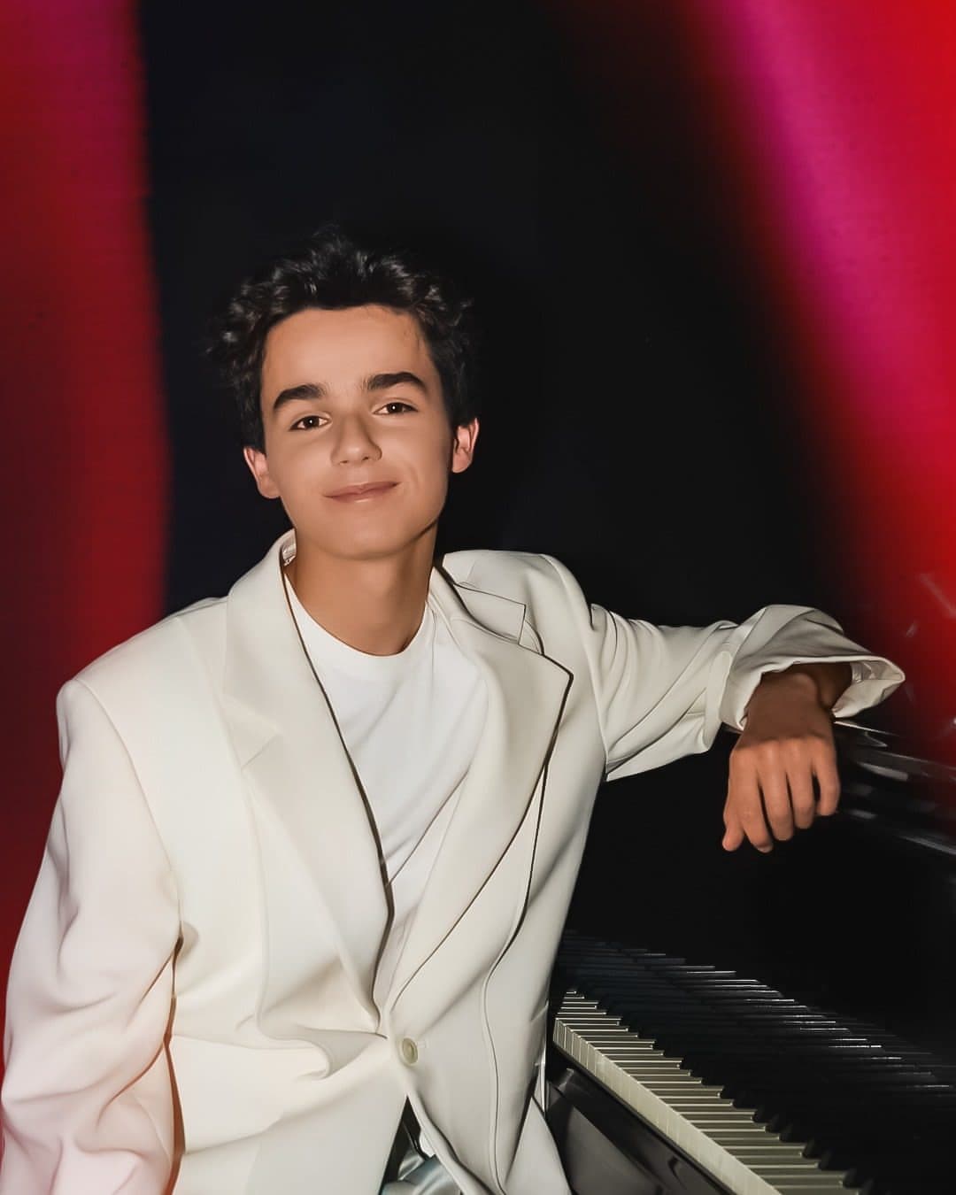 Pianist Dinis Reis releases original track "Êxtase"