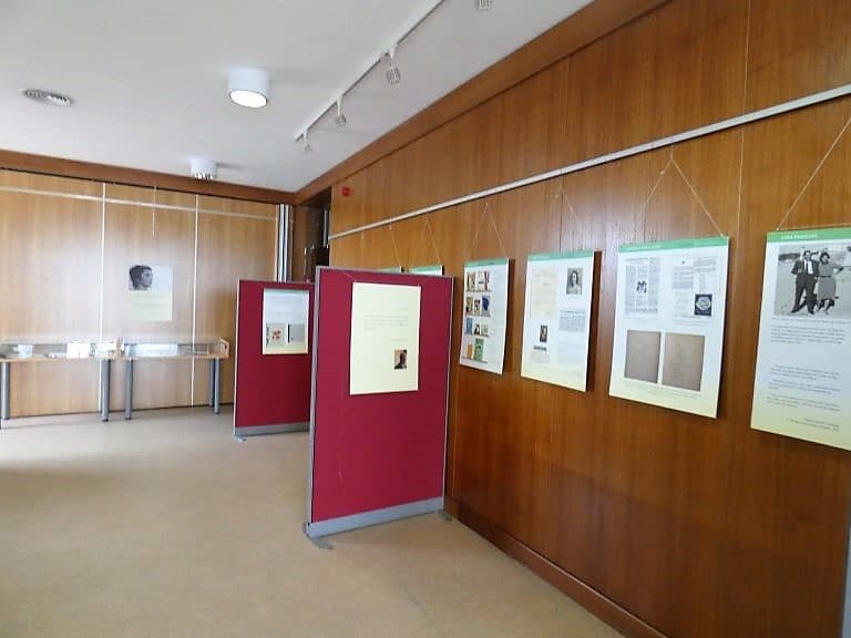 Exposição "Comemorar Maria Cecília Correia" na Biblioteca Municipal de Nelas